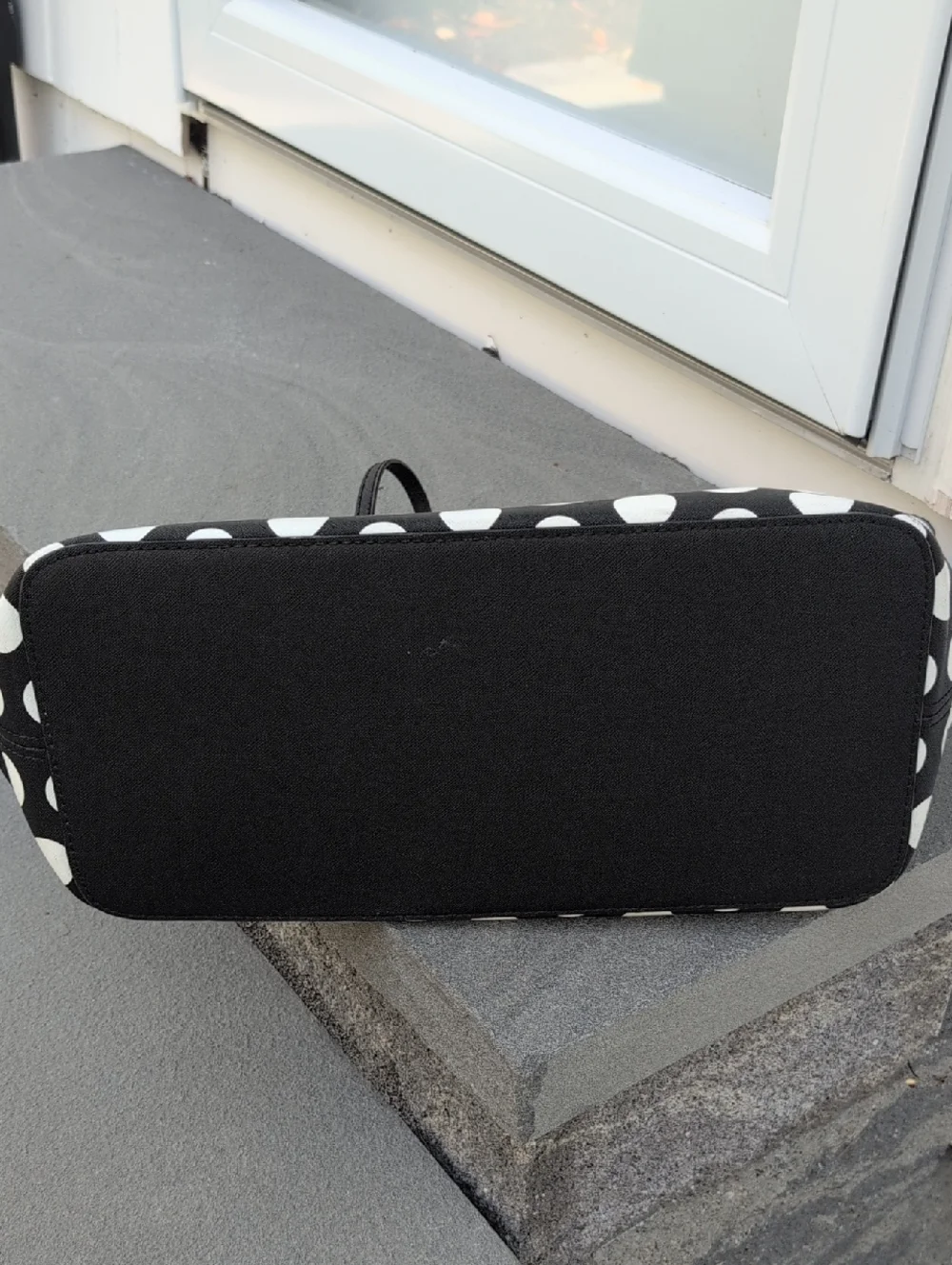 Michael Kors Black And White Polka Dot Large Jet Set Tote. - Picture 5 of 11